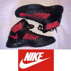 NIKE- Hyperdunk in red and black
